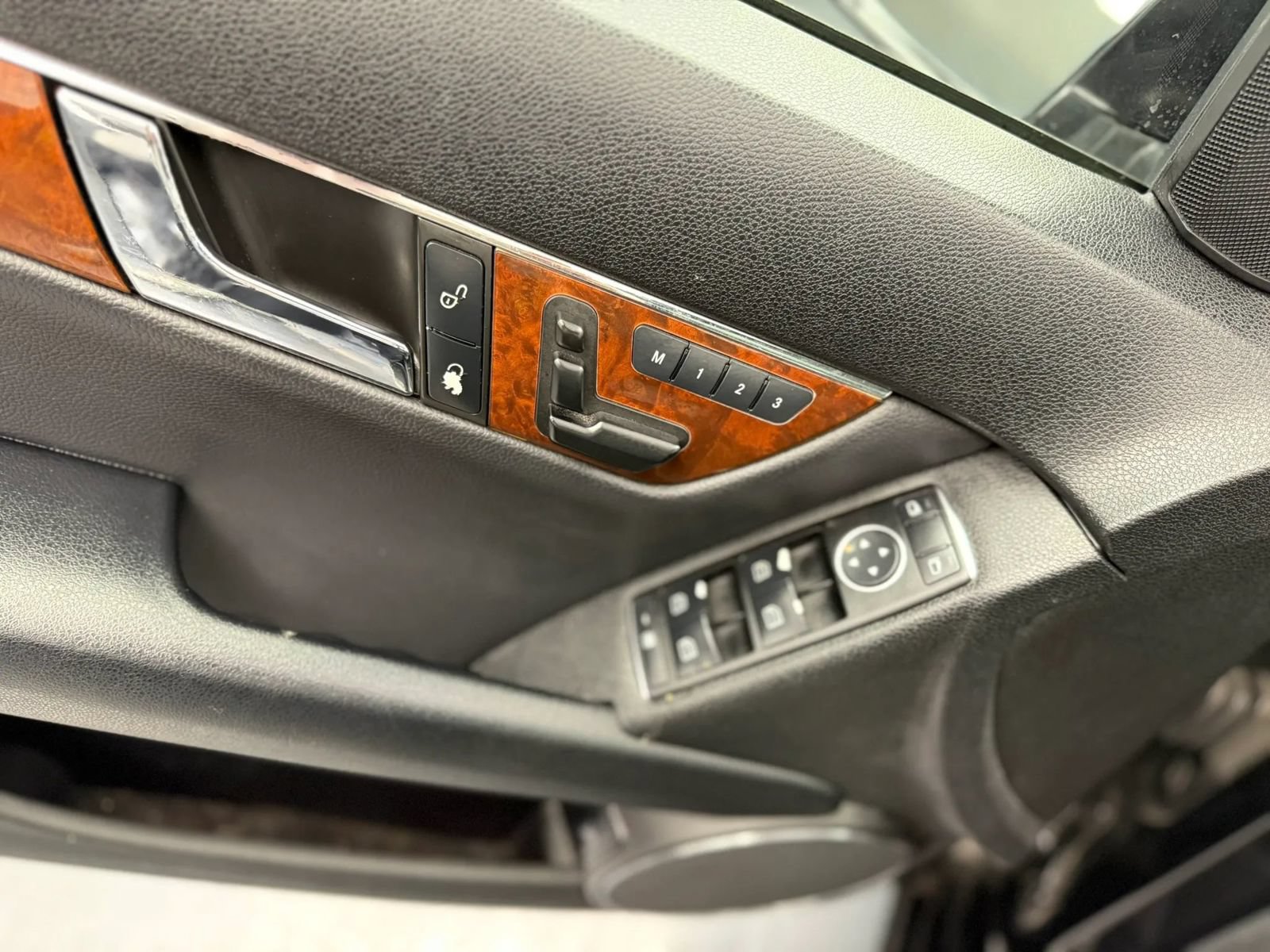 Used 2011 Mercedes-Benz C 300 4MATIC Sedan image 26
