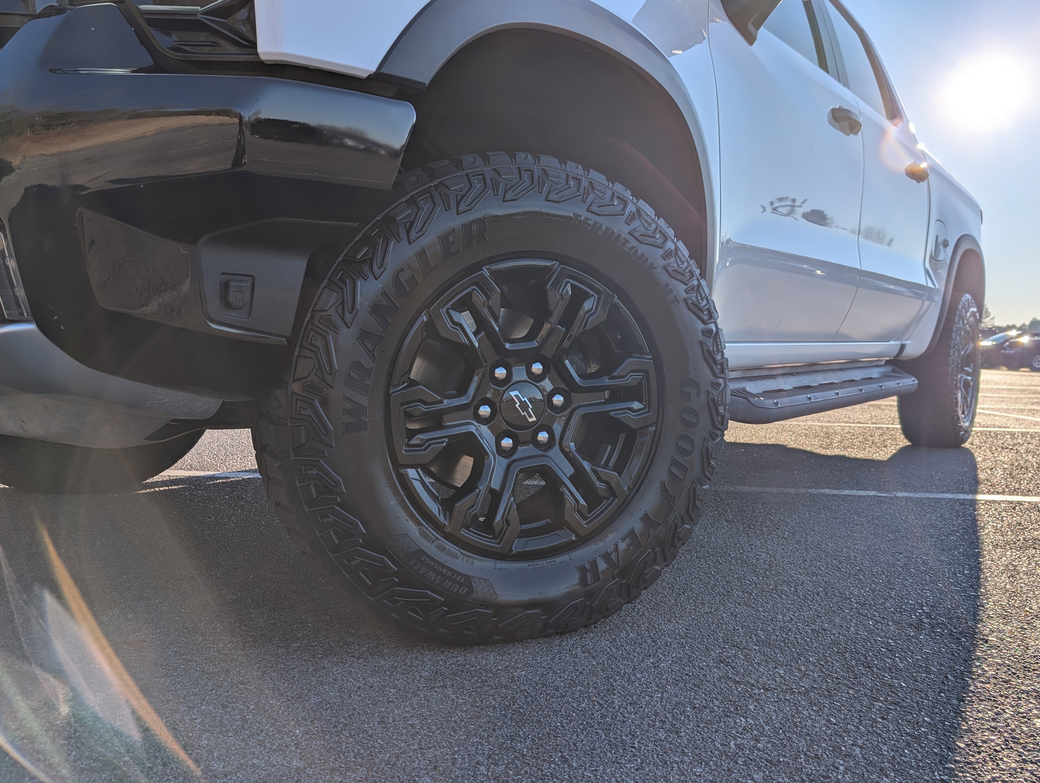 Used 2024 Chevrolet Silverado 1500 ZR2 w/ Technology Package image 37