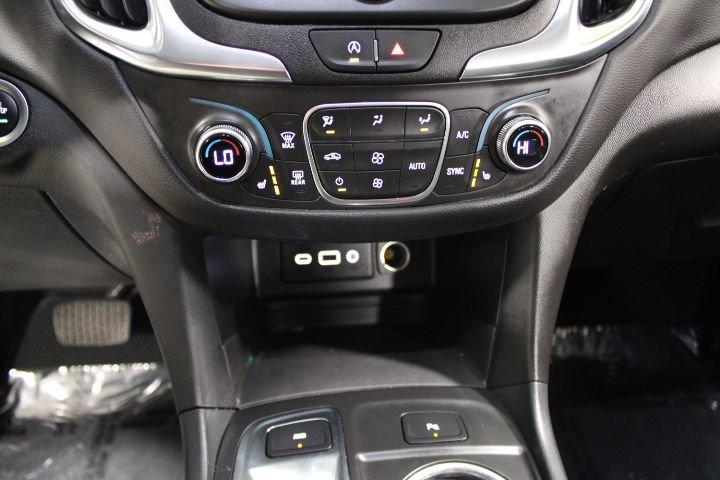Used 2024 Chevrolet Equinox LT image 32