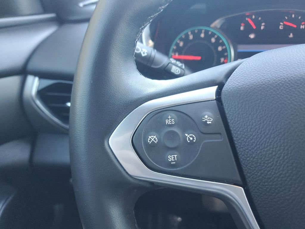 Used 2023 Chevrolet Traverse LT image 29