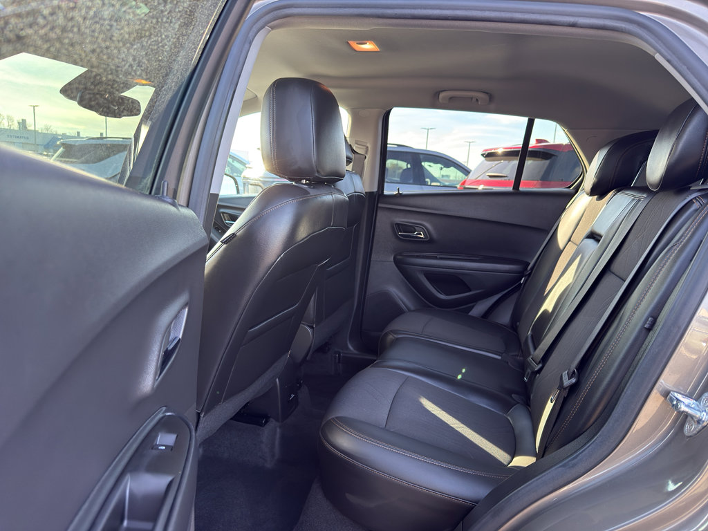 Certified 2022 Chevrolet Trax LT w/ LT Convenience Package image 29