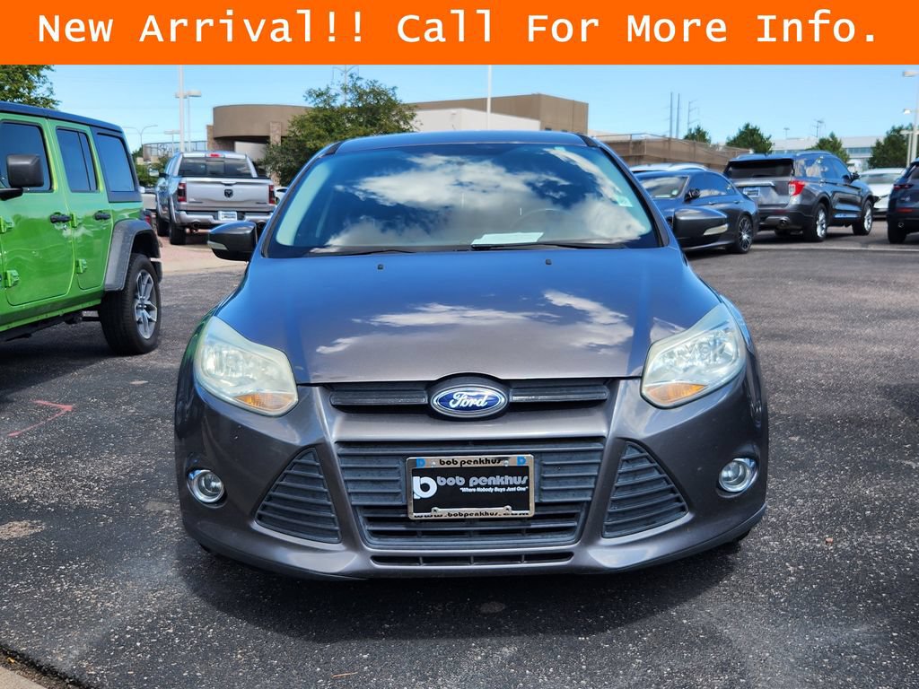 Used 2014 Ford Focus SE w/ SE Sport Package FWD image 3