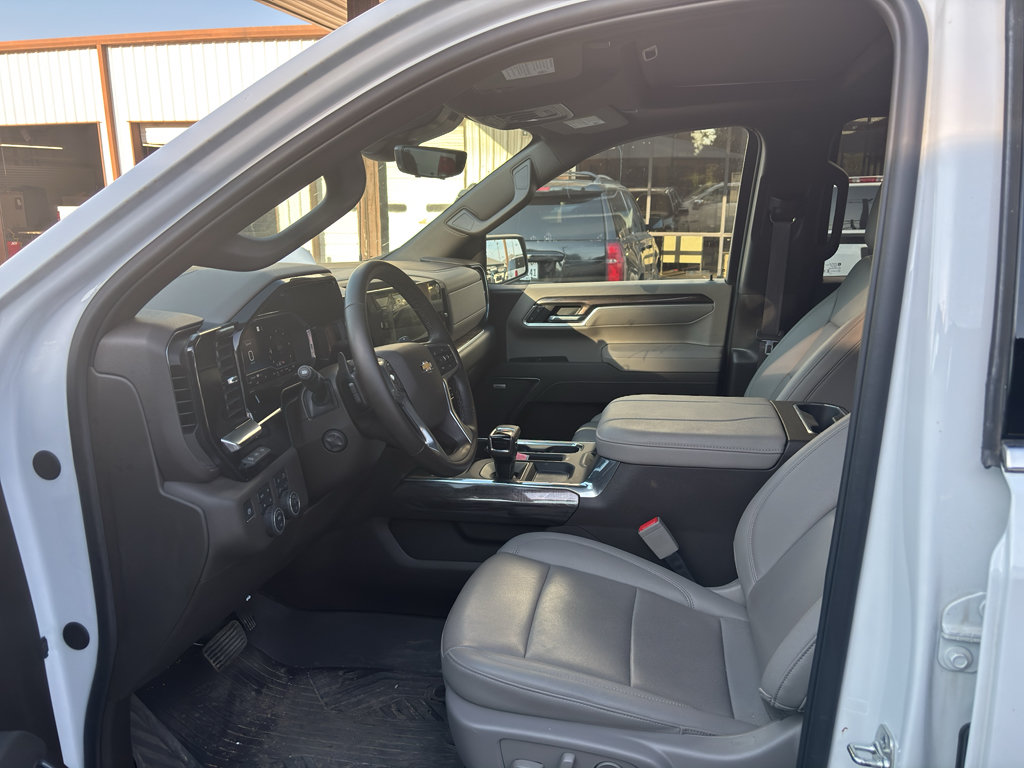 Certified 2025 Chevrolet Silverado 1500 LTZ w/ LTZ Premium Texas Edition AWD/4WD image 11