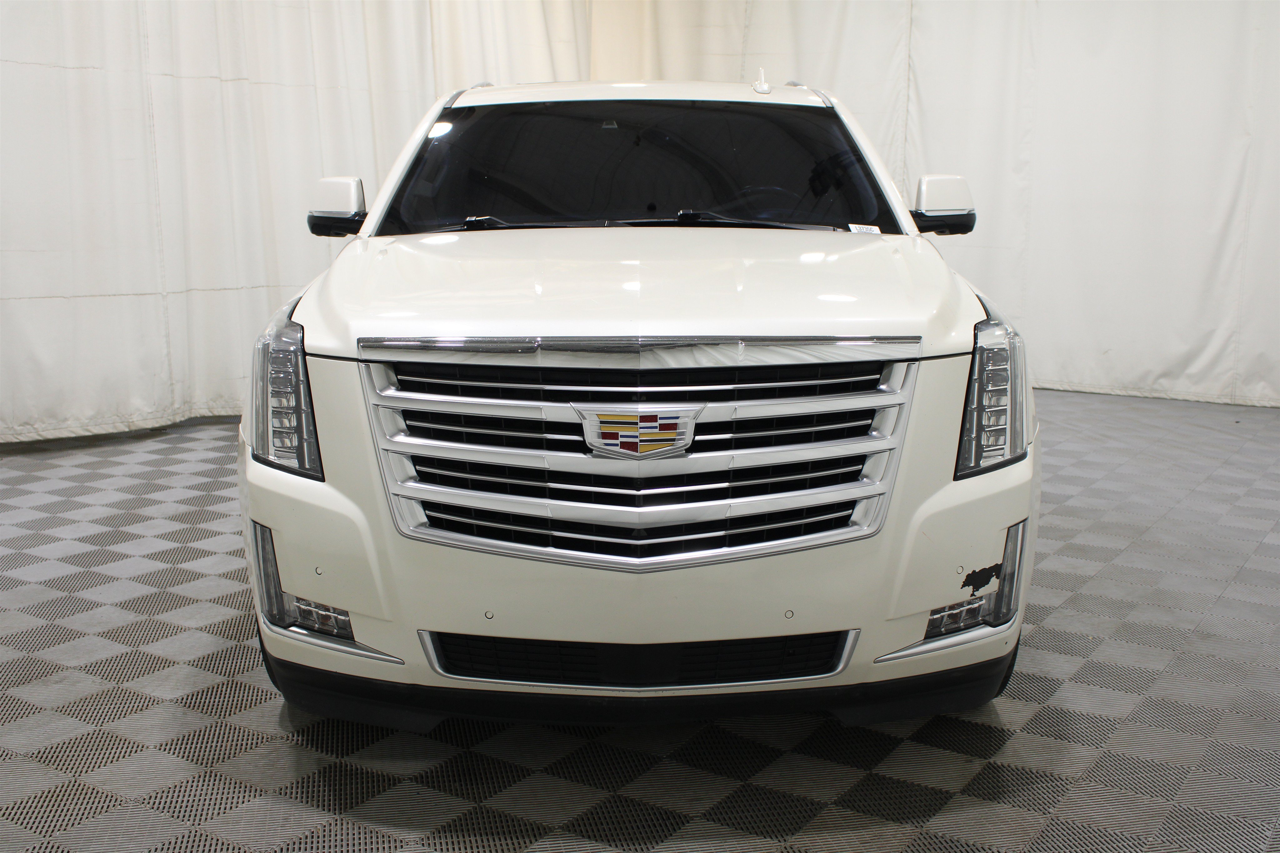 Used 2015 Cadillac Escalade Premium AWD/4WD image 40
