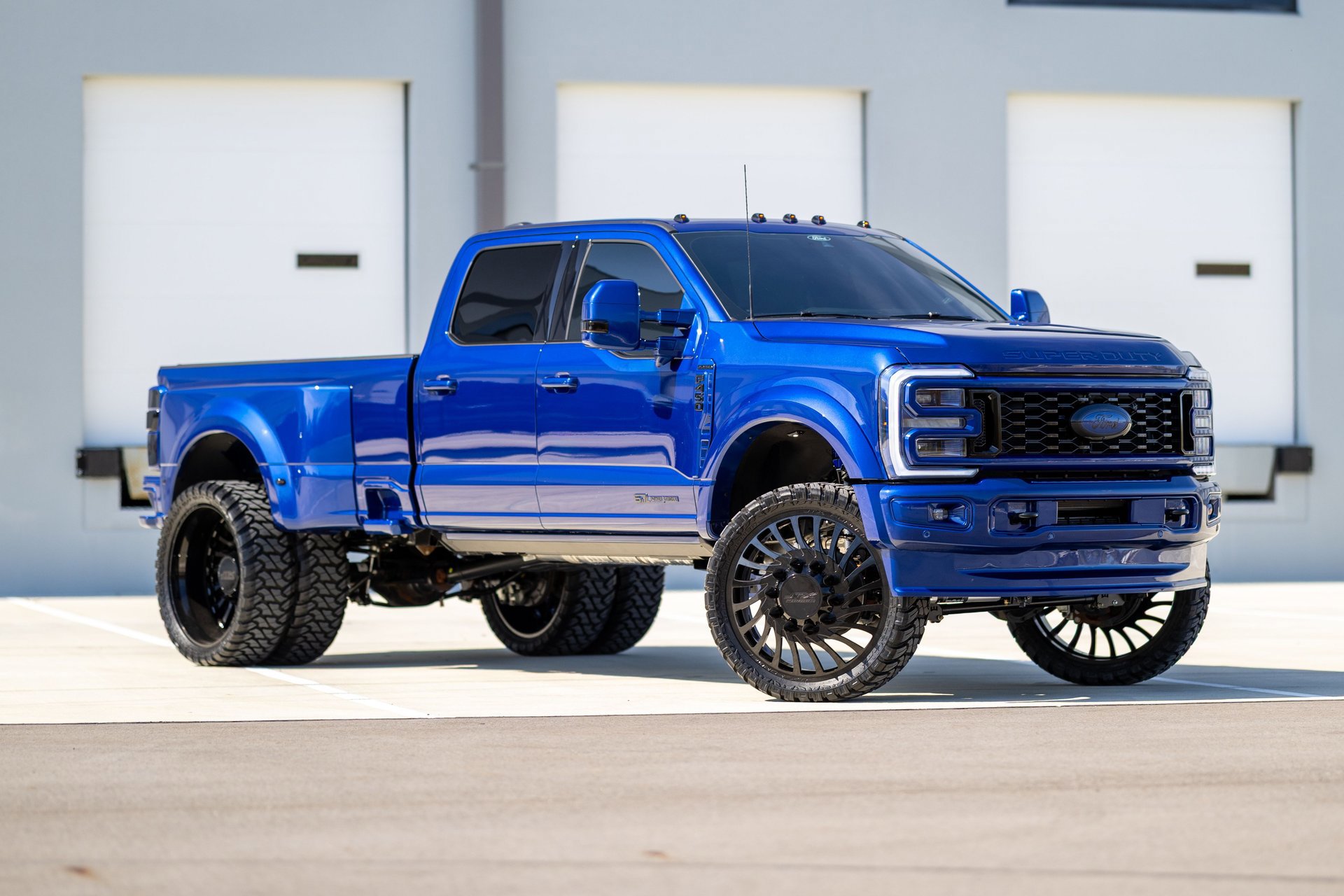 Used 2026 Ford F450 Platinum w/ Platinum Plus Package AWD/4WD image 2