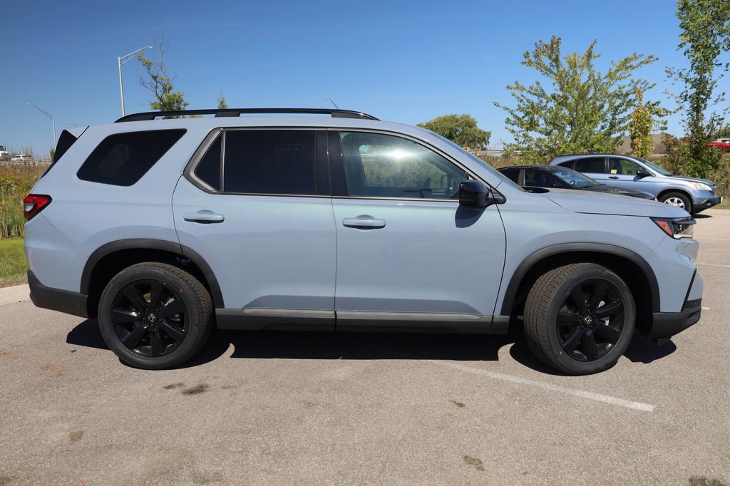 New 2025 Honda Pilot Black Edition image 7