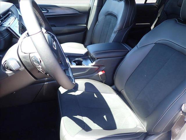 New 2025 Jeep Grand Cherokee Altitude image 13