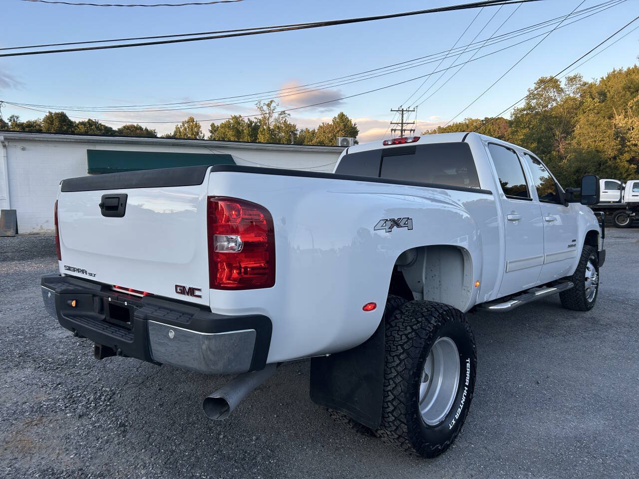 Used 2010 GMC Sierra 3500 SLT w/ SLT Convenience Package AWD/4WD image 6