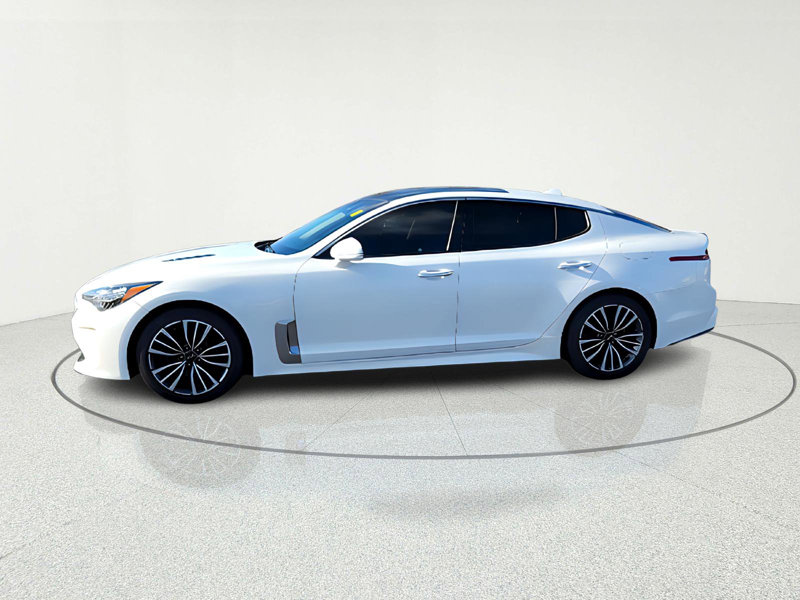 Used 2018 Kia Stinger Premium image 3