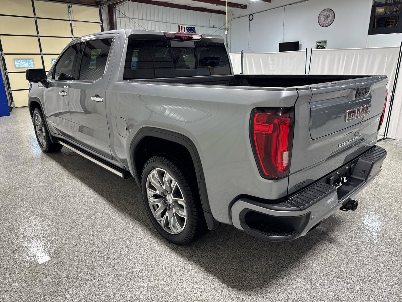 Used 2024 GMC Sierra 1500 Denali w/ Denali Reserve Package AWD/4WD image 6