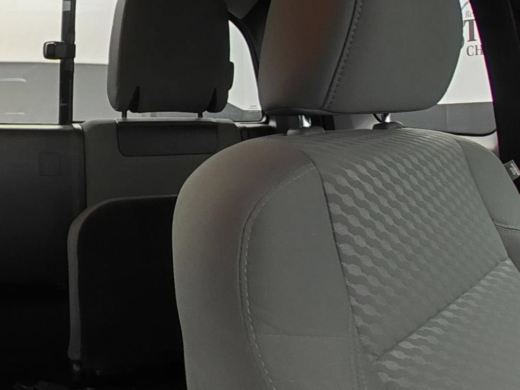 Used 2022 Toyota Tacoma SR5 RWD image 11