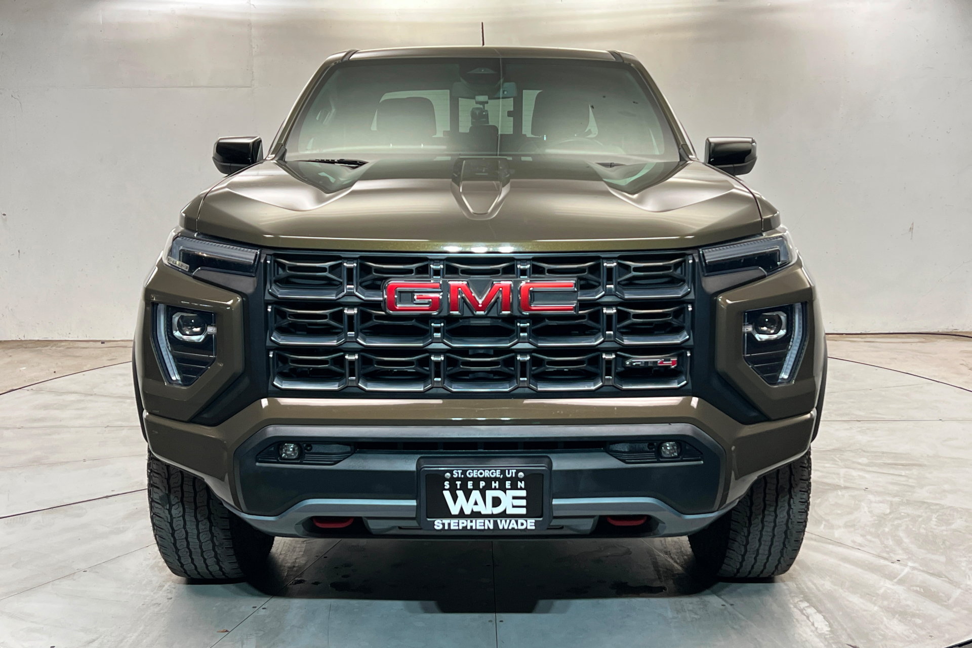 Used 2023 GMC Canyon AT4 w/ Canyon Safety Plus Package AWD/4WD image 9