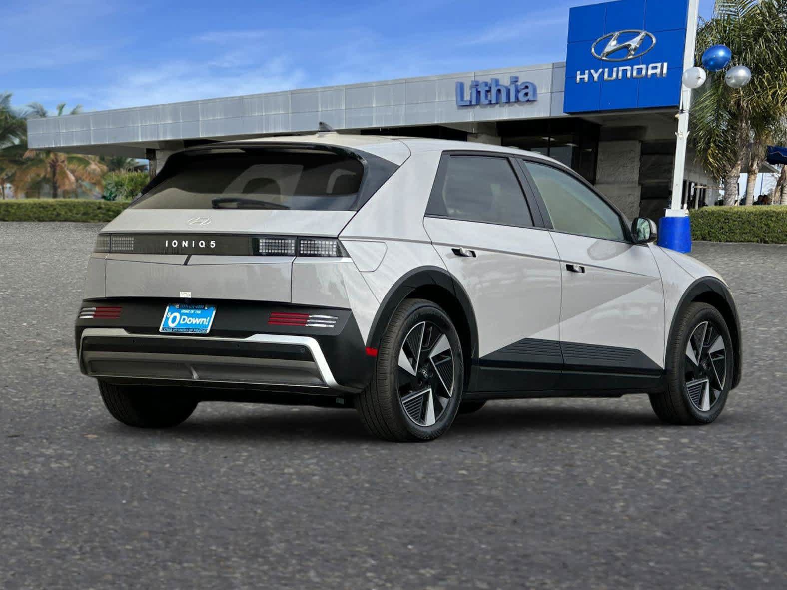 Certified 2025 Hyundai Ioniq 5 SE RWD image 3