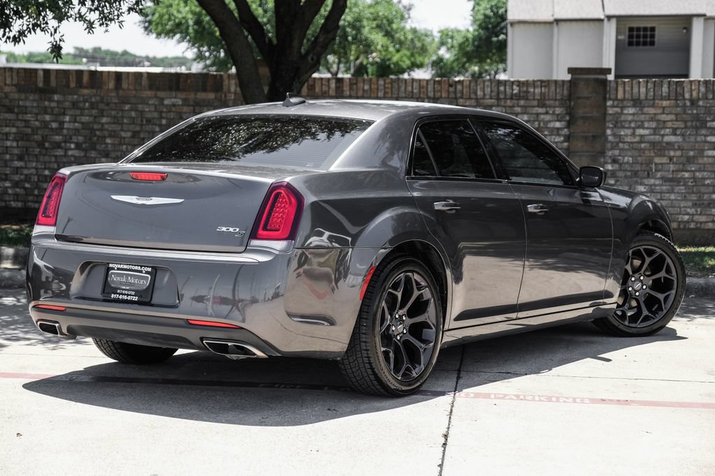 Used 2019 Chrysler 300 S RWD image 15