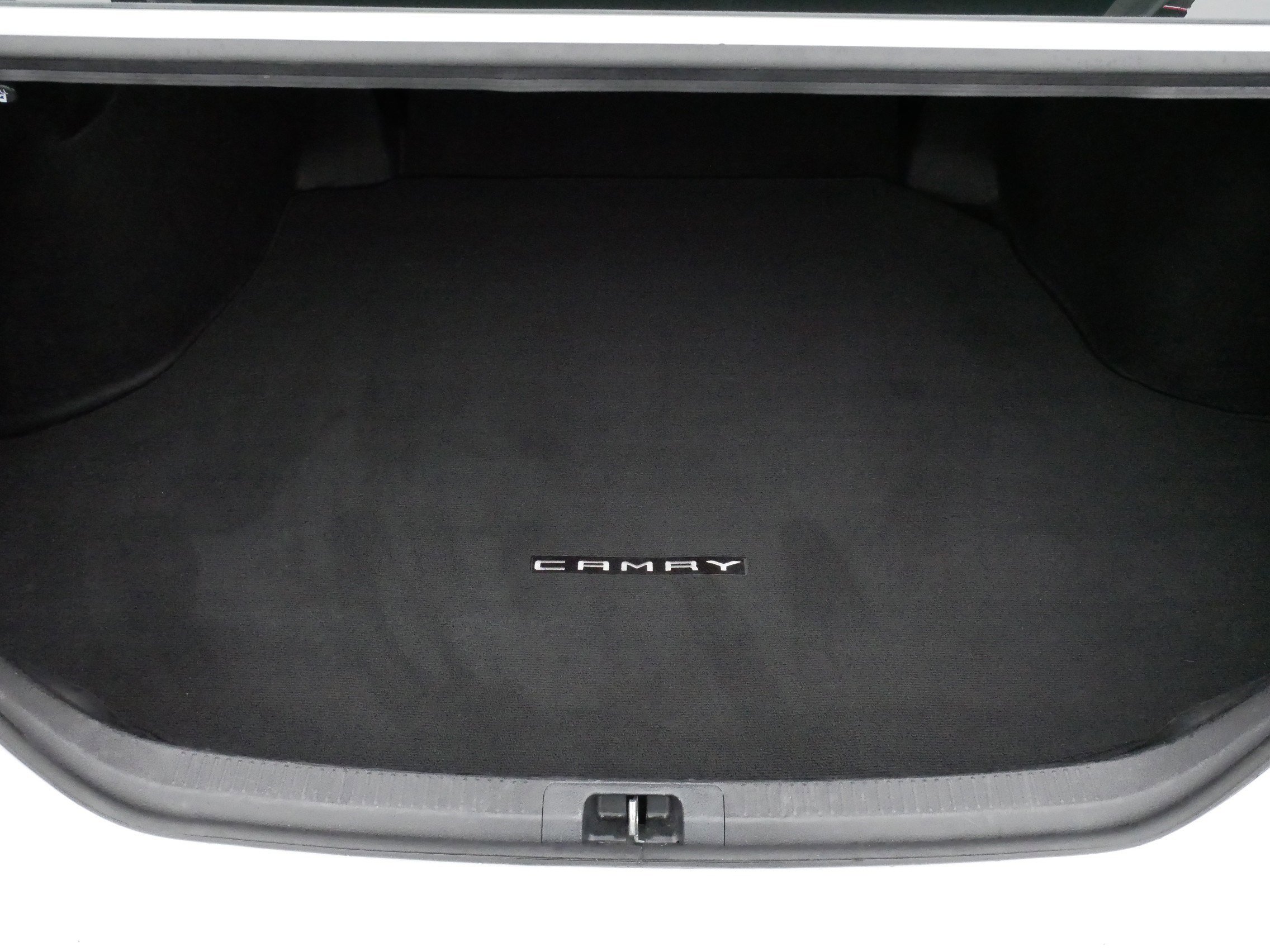 Used 2025 Toyota Camry LE FWD image 18