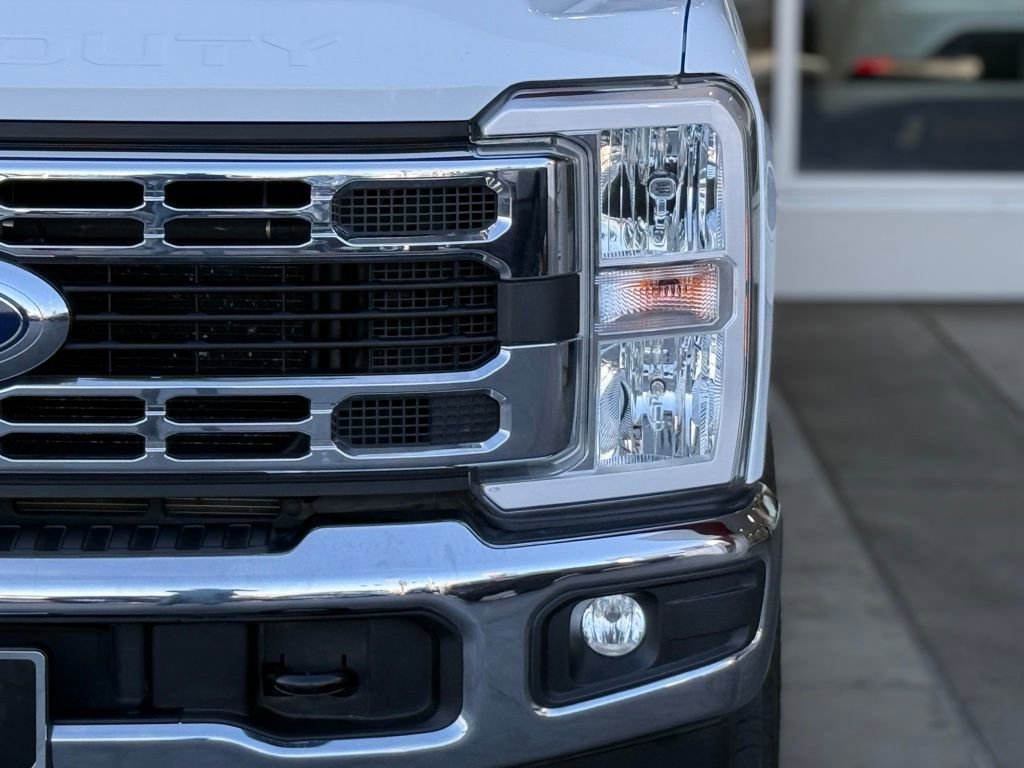 Used 2023 Ford F350 XLT image 5