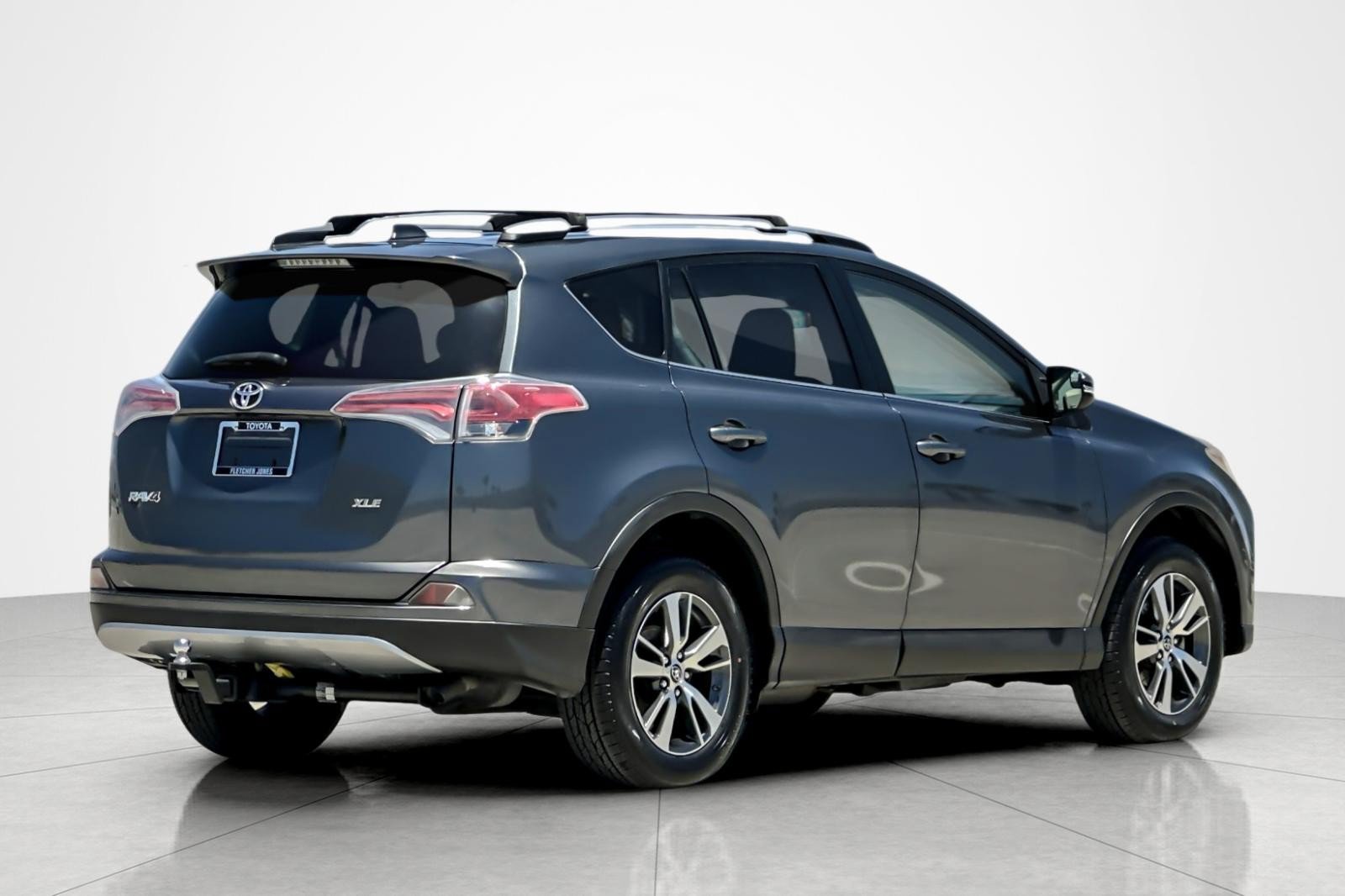 Certified 2017 Toyota RAV4 XLE w/ Carpet Mat Package FWD image 5