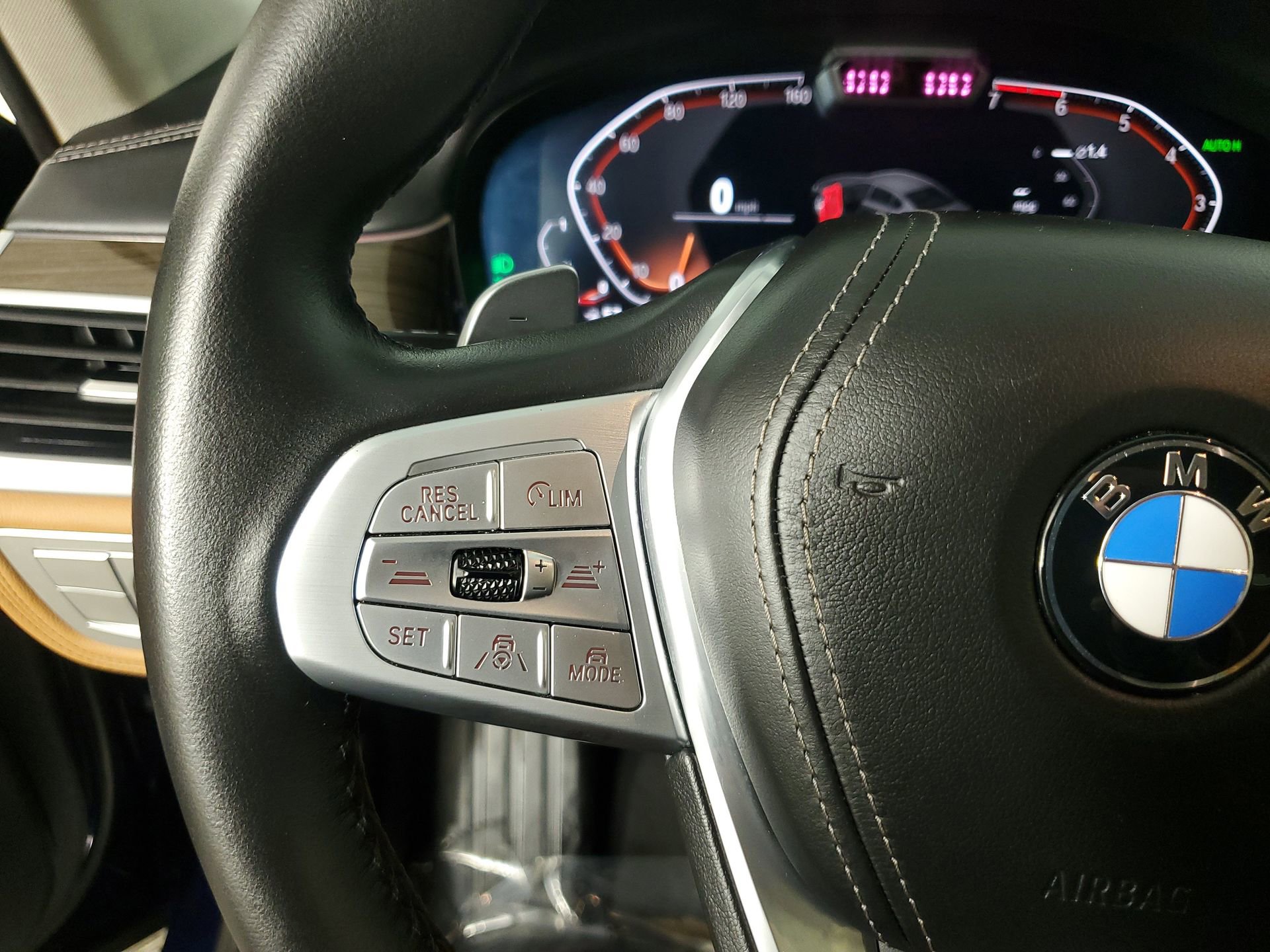 Used 2022 BMW 750i xDrive w/ Executive Package image 34