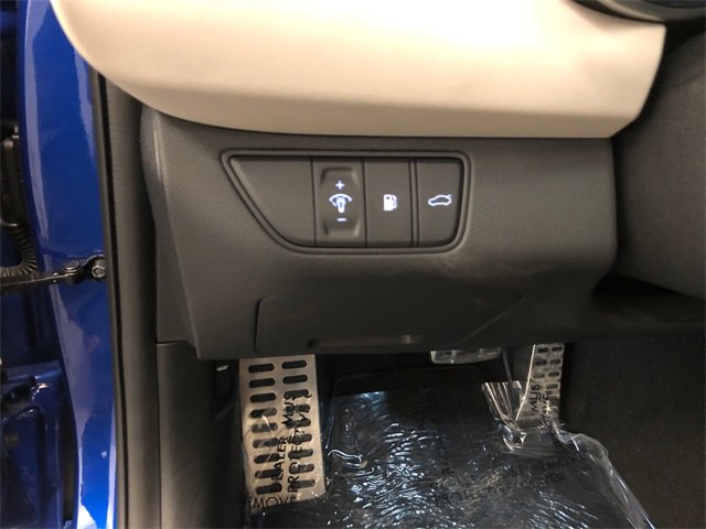 Used 2022 Genesis G70 3.3T w/ Sport Advanced Package image 14