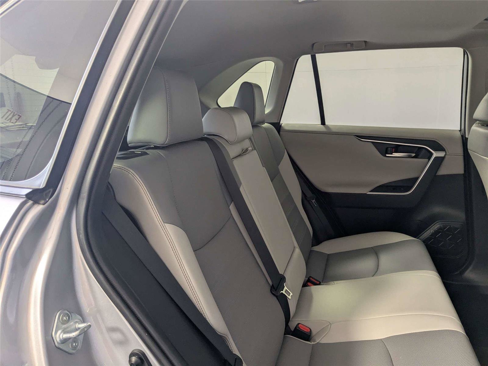 Used 2019 Toyota RAV4 Limited w/ Cold Weather Package image 7