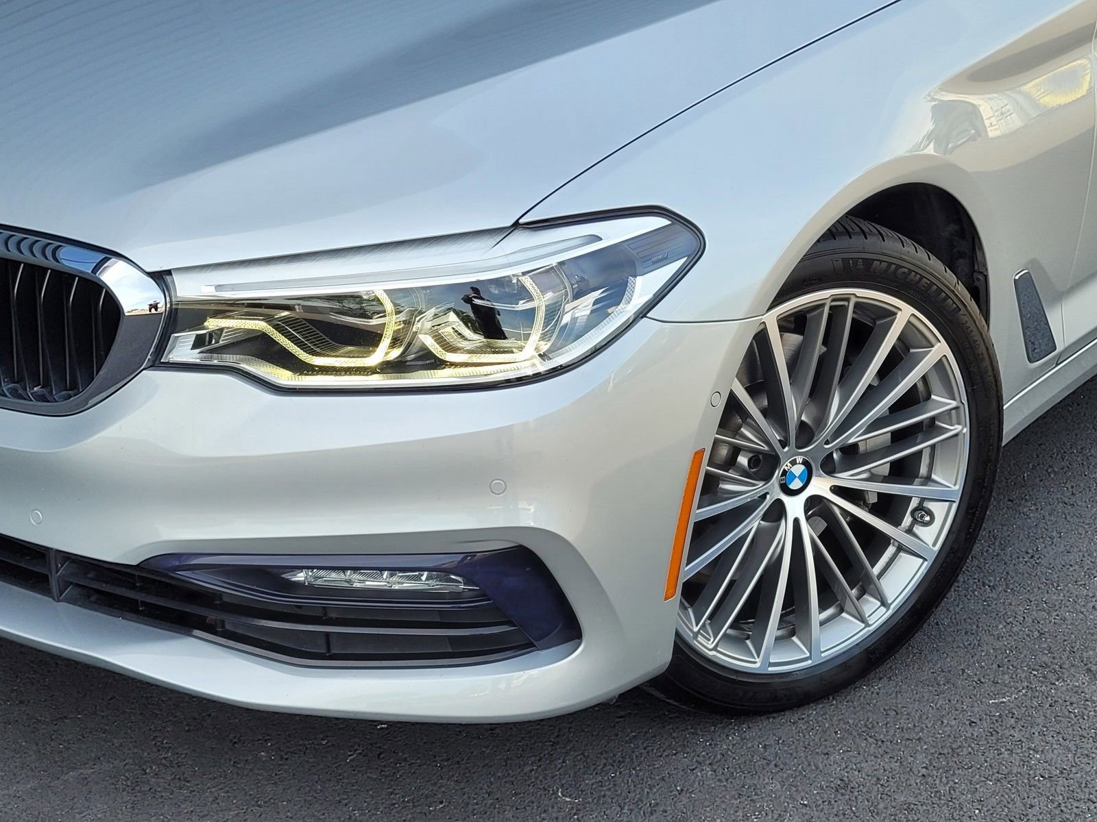 Used 2017 BMW 540i RWD image 9