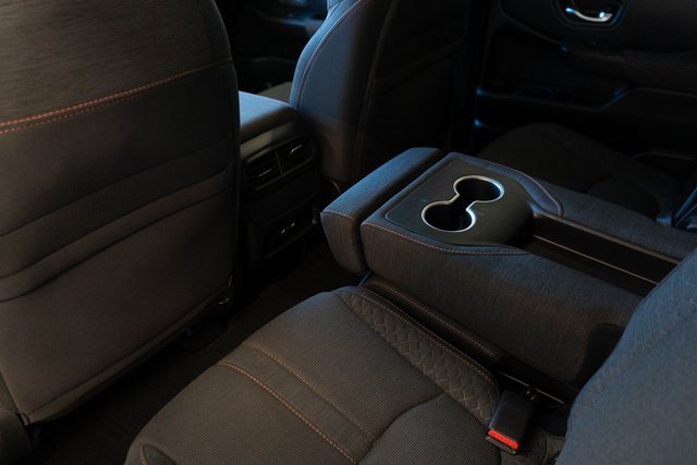 Used 2025 Honda Pilot Sport image 17