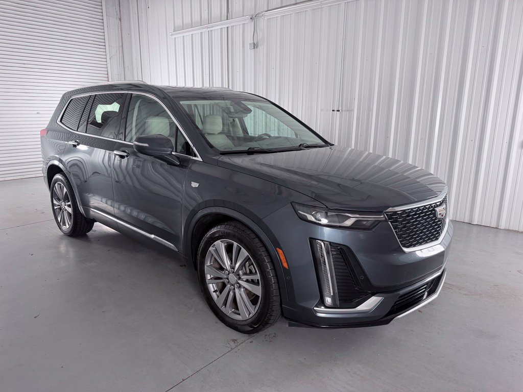 Used 2020 Cadillac XT6 Premium Luxury FWD image 3