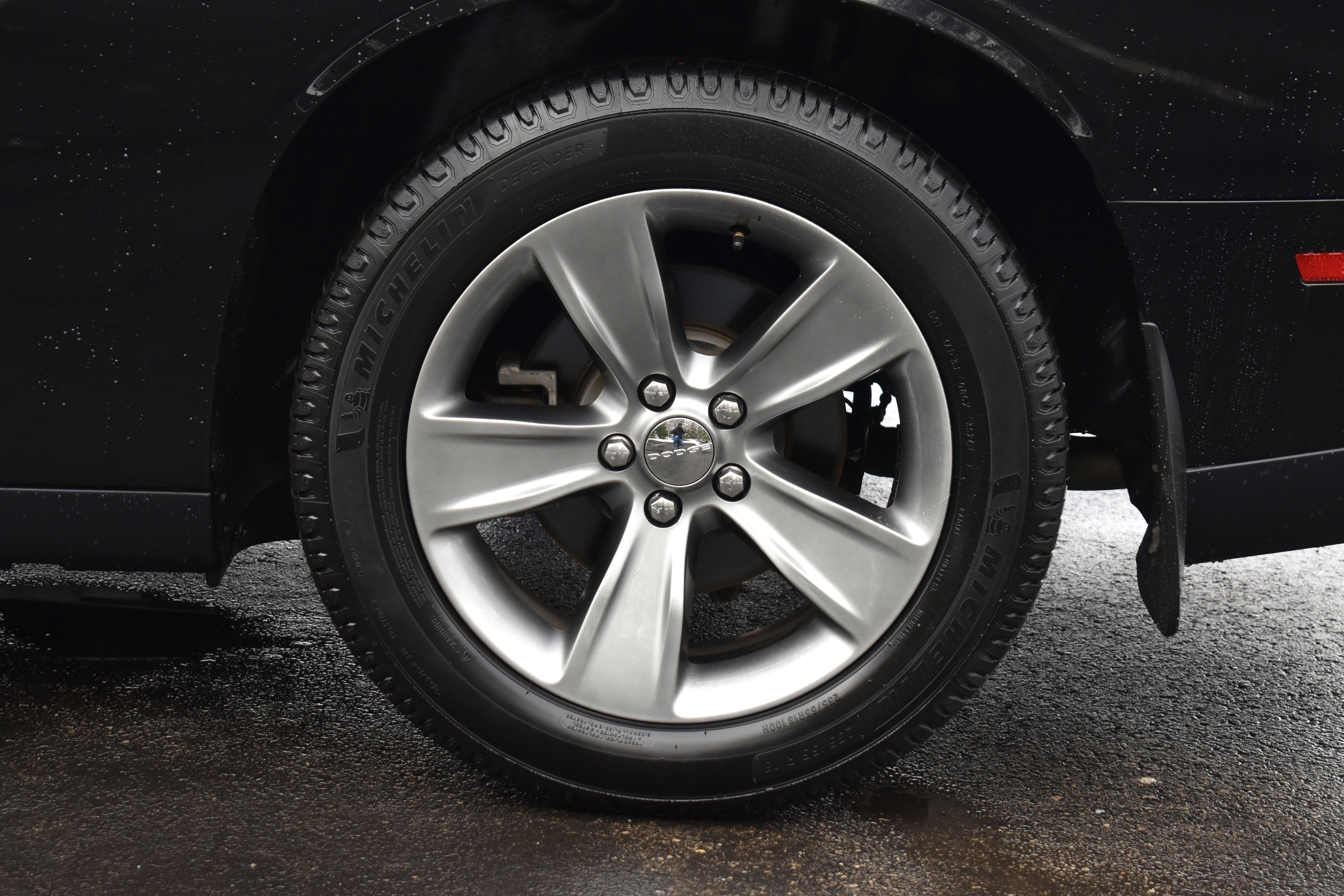 Used 2015 Dodge Challenger SXT image 34