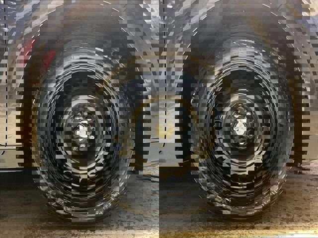 Used 2024 Kia Carnival LX image 9