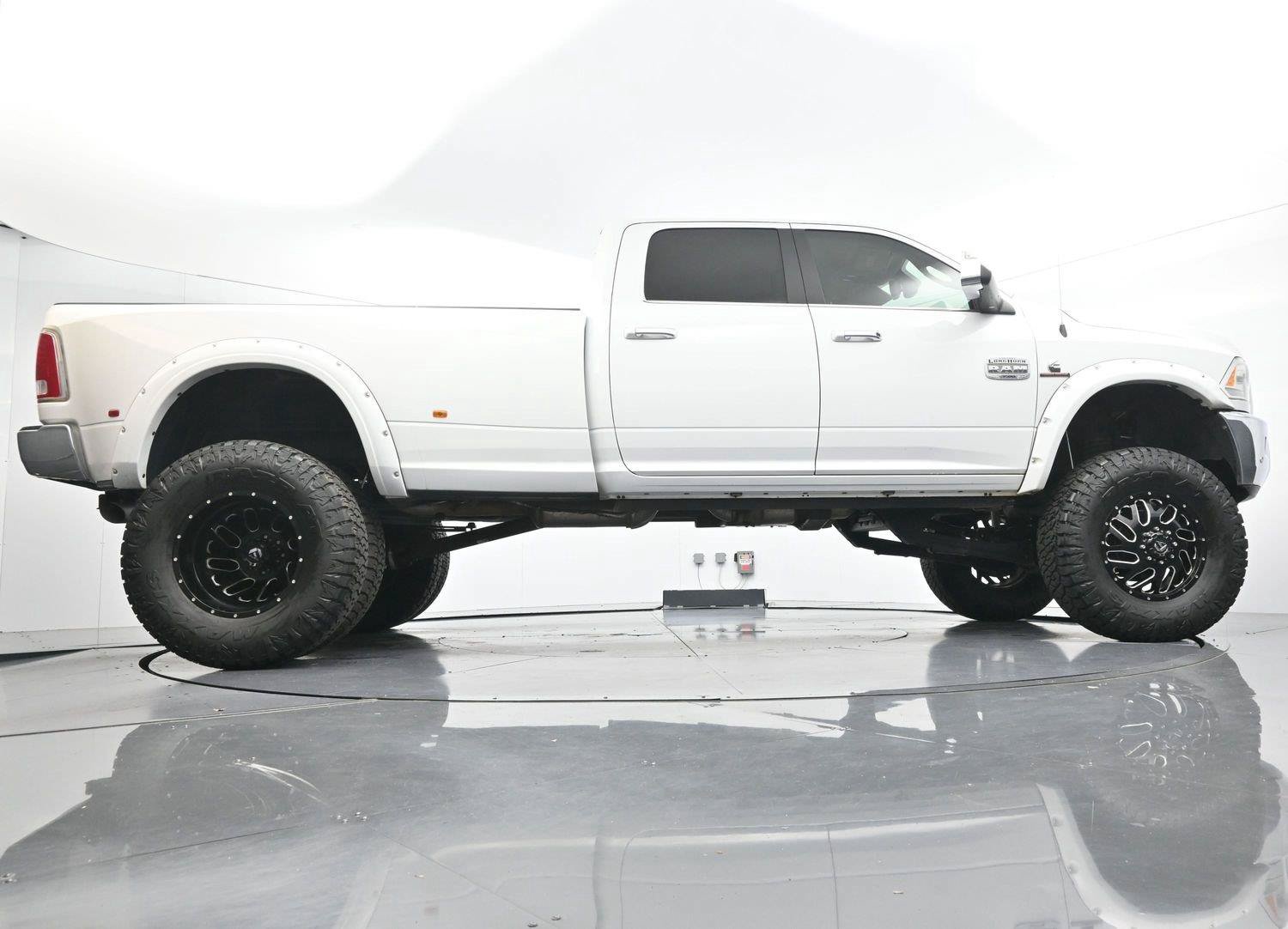 Used 2018 RAM 3500 Laramie Longhorn w/ Longhorn Southfork Package AWD/4WD image 51