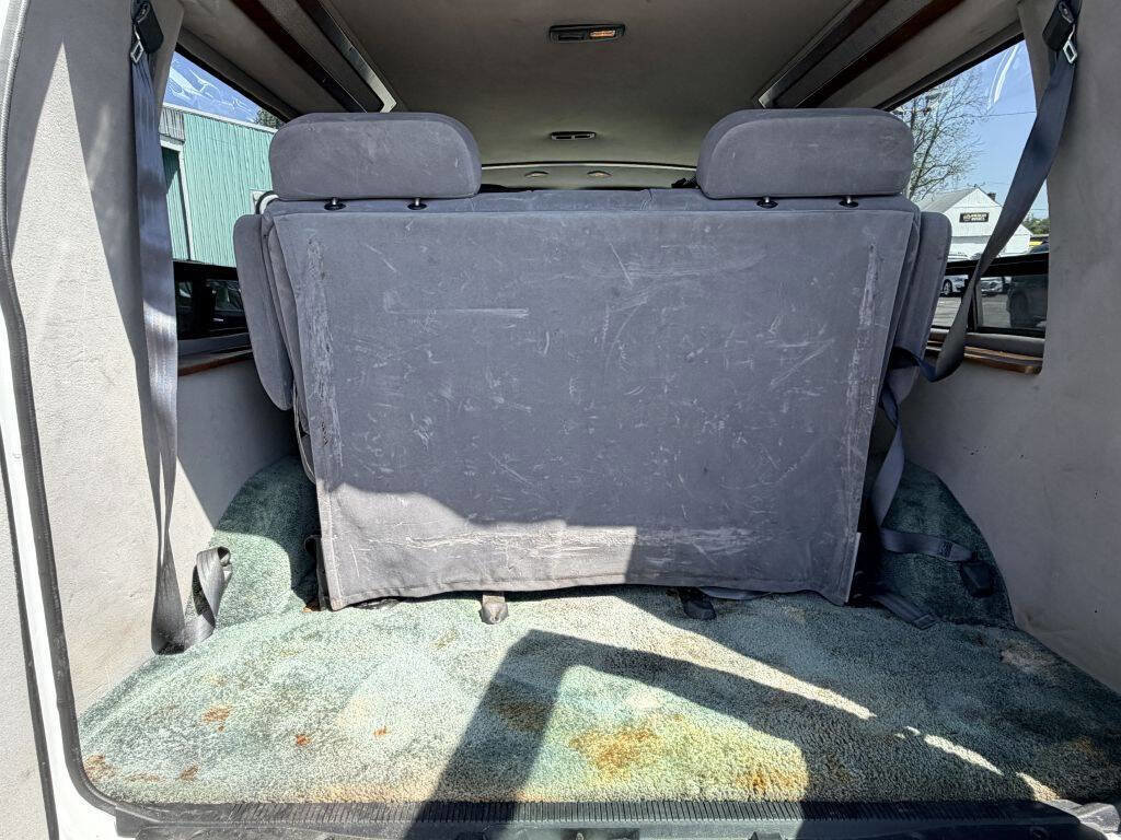 Used 1999 Ford E-150 and Econoline 150 RWD image 5