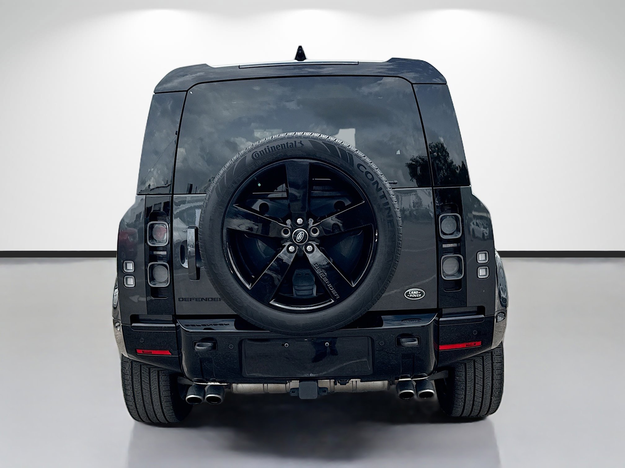 Used 2023 Land Rover Defender 90 V8 image 4