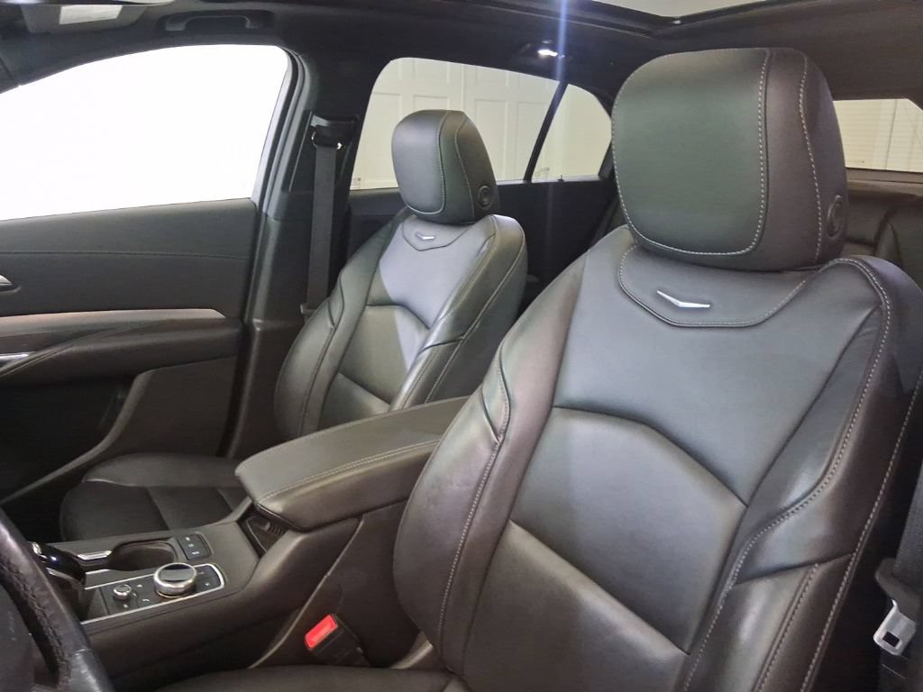 Used 2023 Cadillac XT4 Premium Luxury w/ Cold Weather Package AWD/4WD image 15