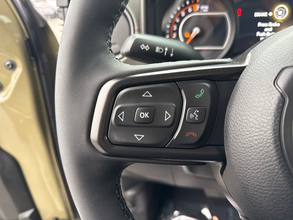 Used 2025 Jeep Gladiator Mojave w/ Convenience Group image 28