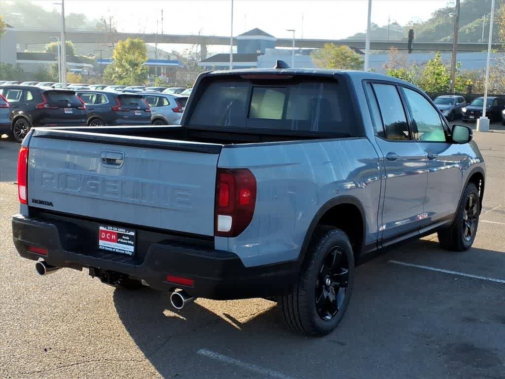 New 2026 Honda Ridgeline Black Edition image 4
