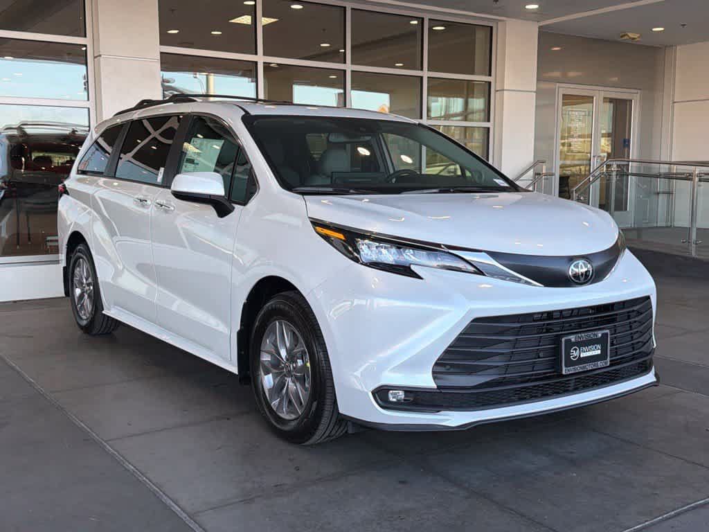 New 2026 Toyota Sienna XLE FWD image 6