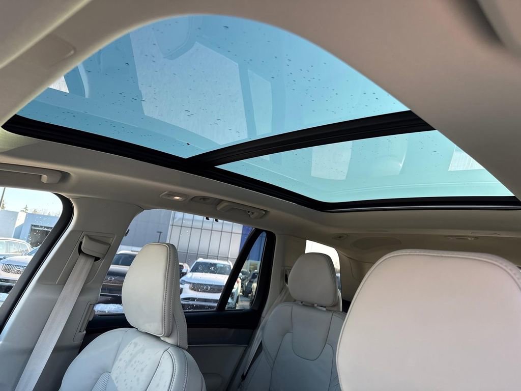 New 2026 Volvo XC90 T8 Ultra w/ Protection Package Premier image 7