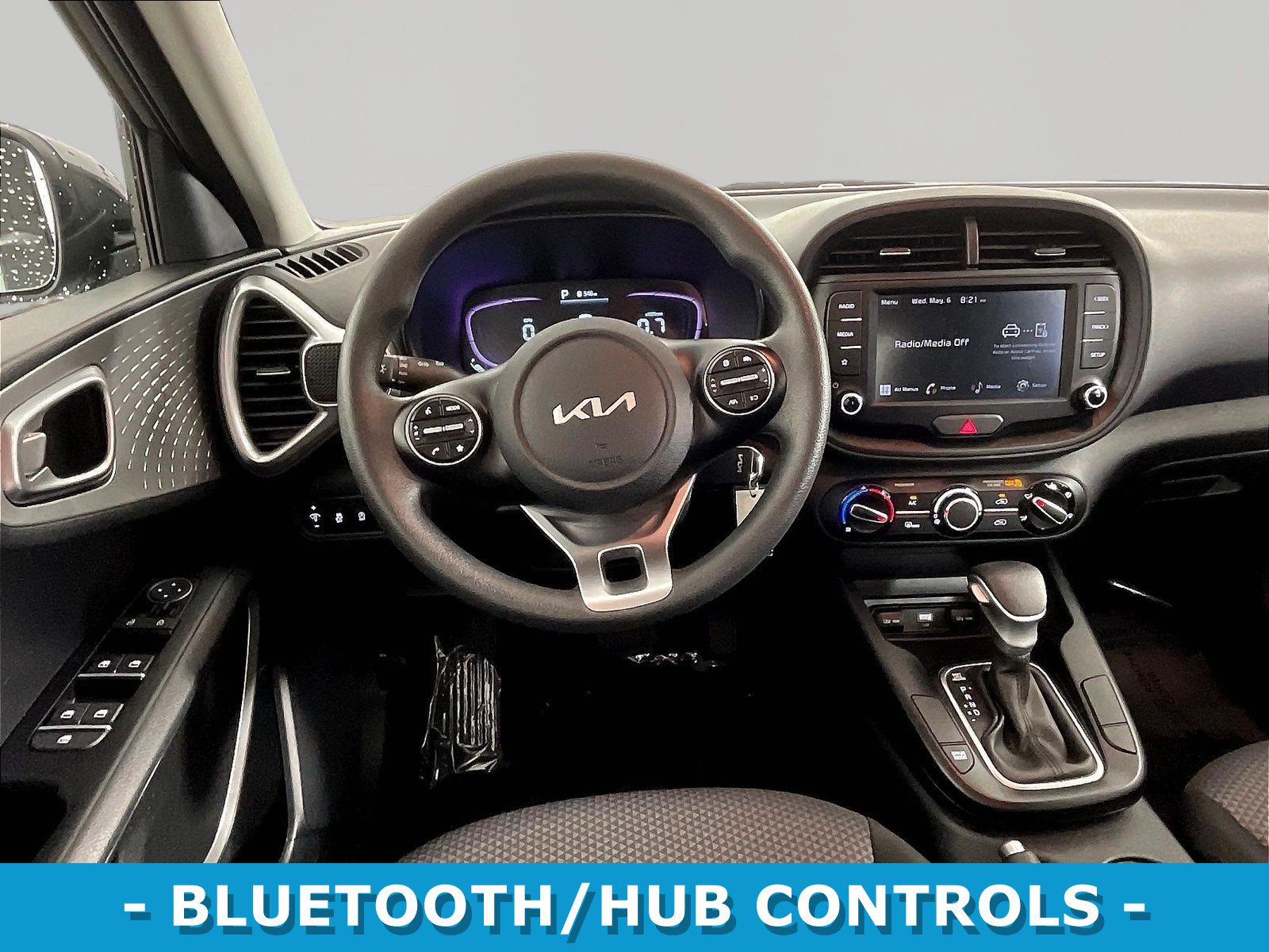 Used 2025 Kia Soul LX w/ LX Technology Package FWD image 8