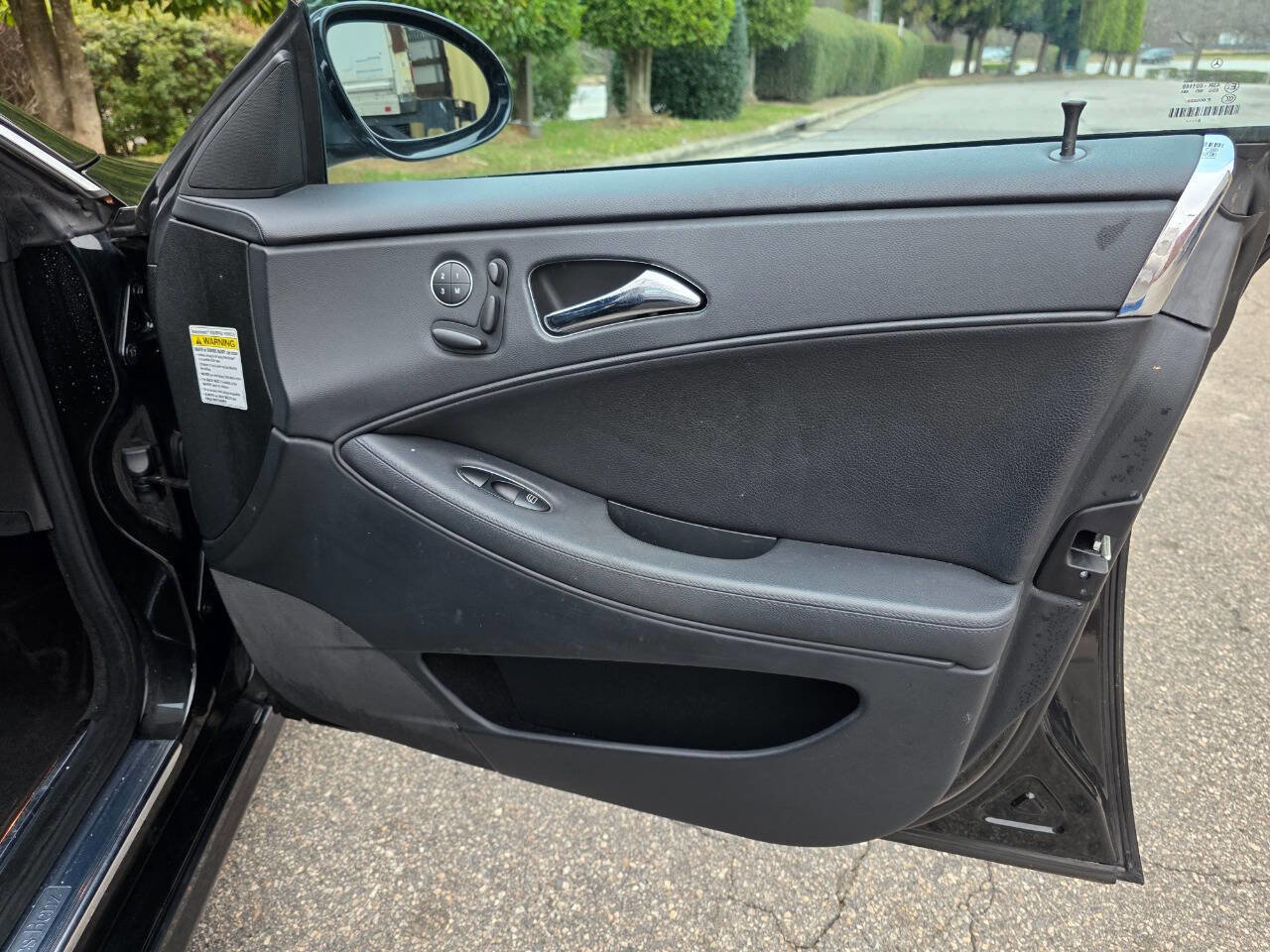 Used 2006 Mercedes-Benz CLS 500 w/ AMG Sport Pkg image 30