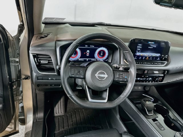 Used 2023 Nissan Rogue Platinum w/ Platinum Premium Package AWD/4WD image 26