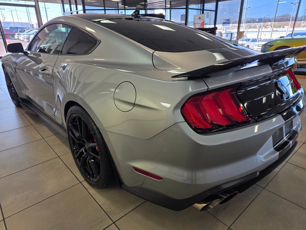 Used 2022 Ford Mustang Shelby GT500 w/ Technology Package image 5