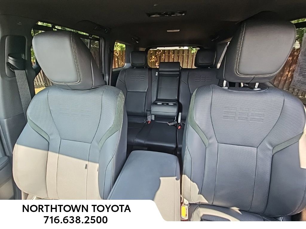 Used 2024 Lexus GX 550 image 45