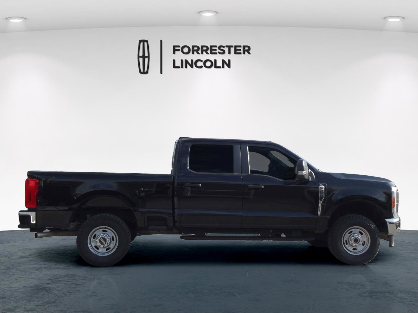 Used 2023 Ford F250 XL w/ XL Off-Road Package image 2