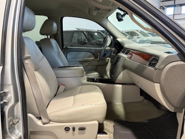 Used 2010 GMC Sierra 1500 SLT AWD/4WD image 16