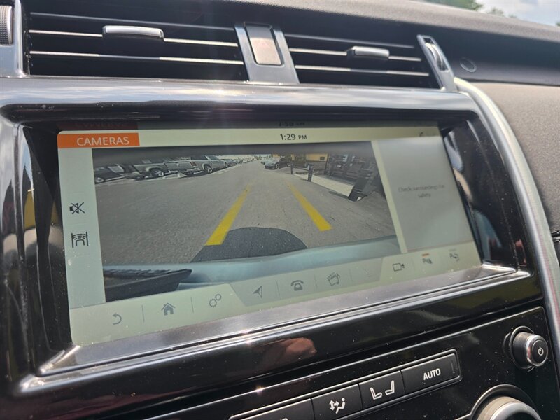Used 2020 Land Rover Discovery HSE AWD/4WD image 11