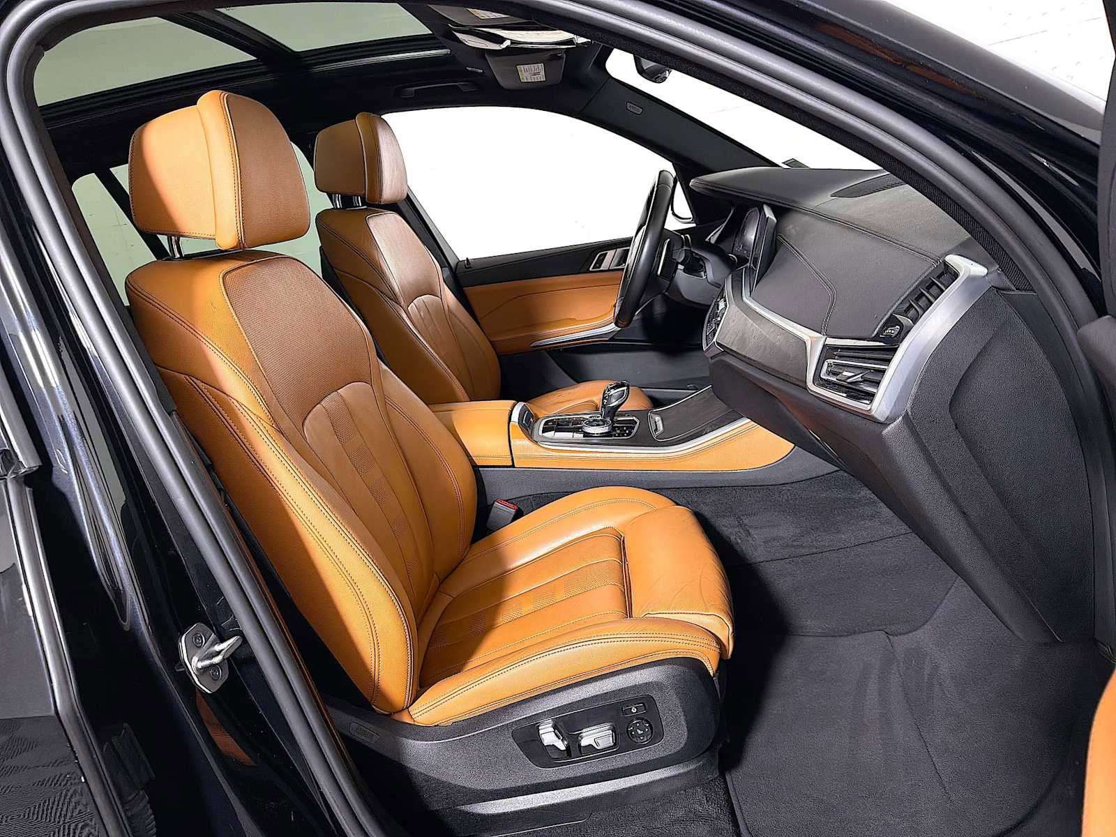 Used 2022 BMW X5 xDrive40i w/ M Sport Package image 24