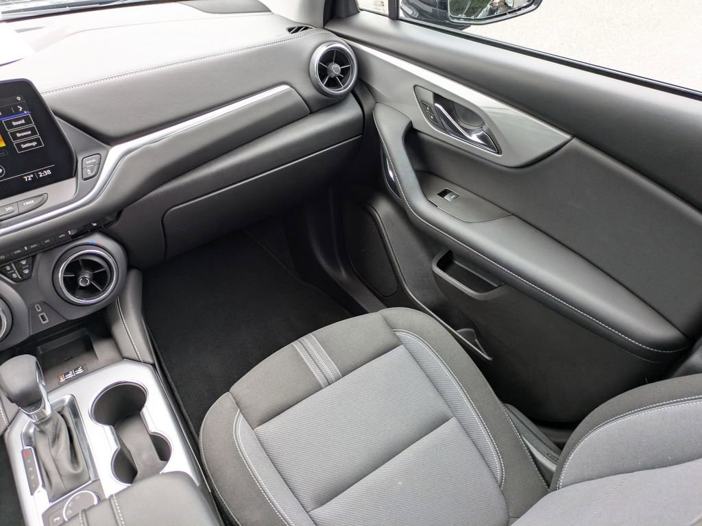 Used 2024 Chevrolet Blazer LT w/ Convenience Package FWD image 17