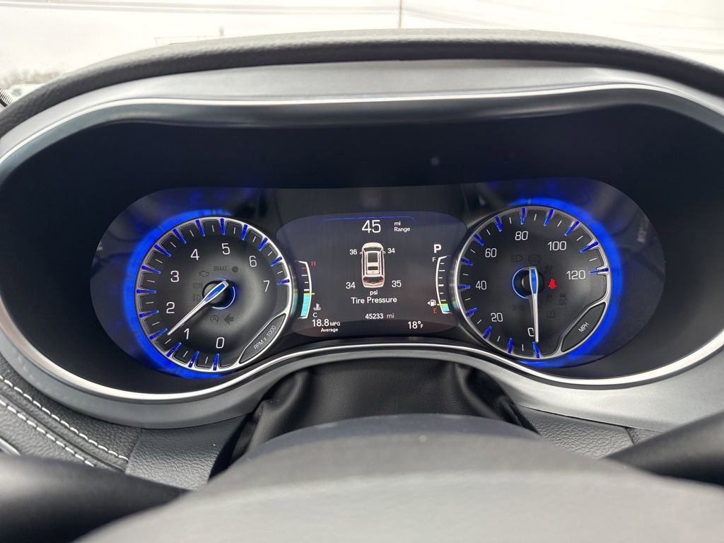 Used 2025 Chrysler Pacifica Limited image 47