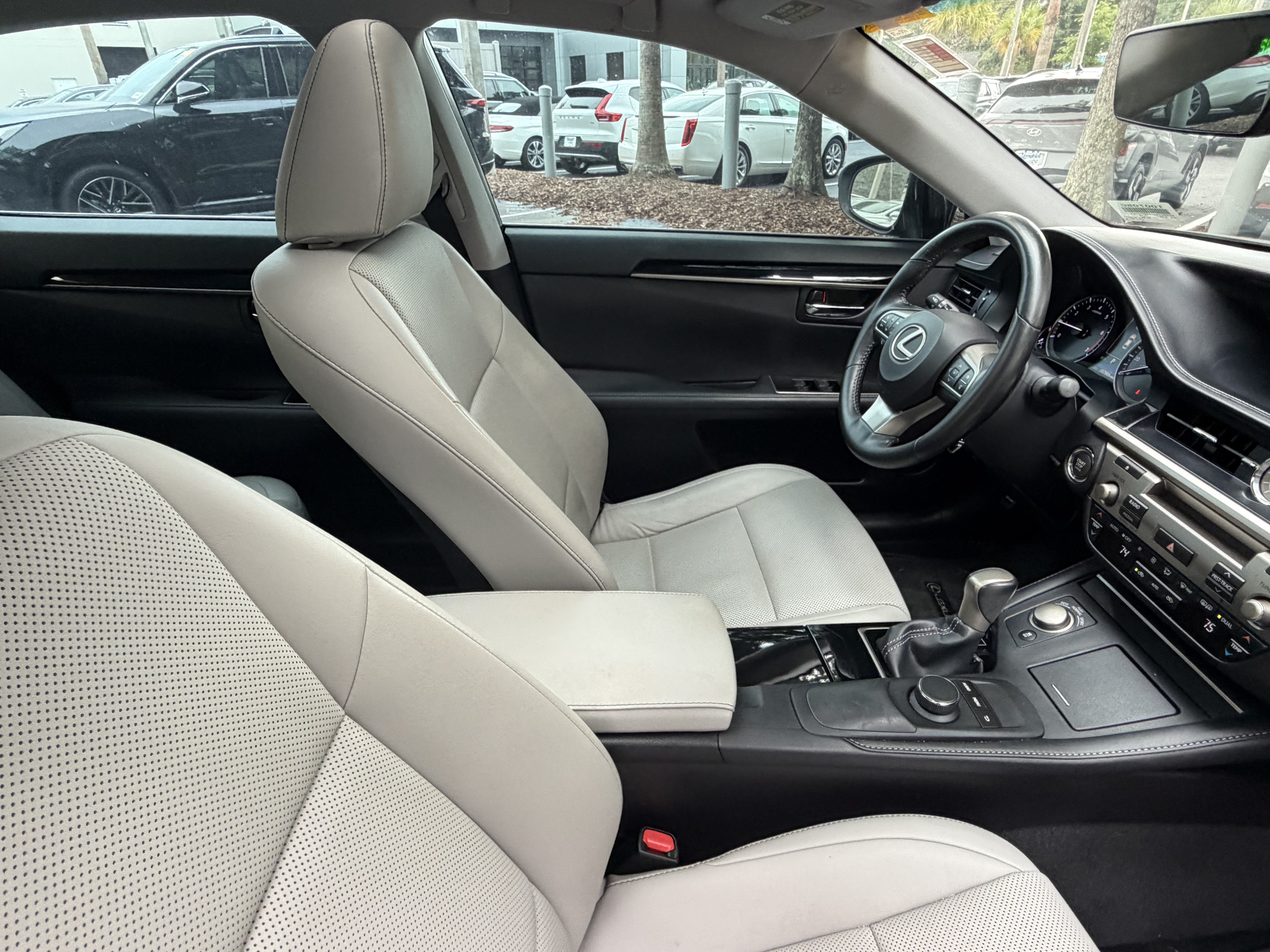 Used 2016 Lexus ES 350 FWD image 46