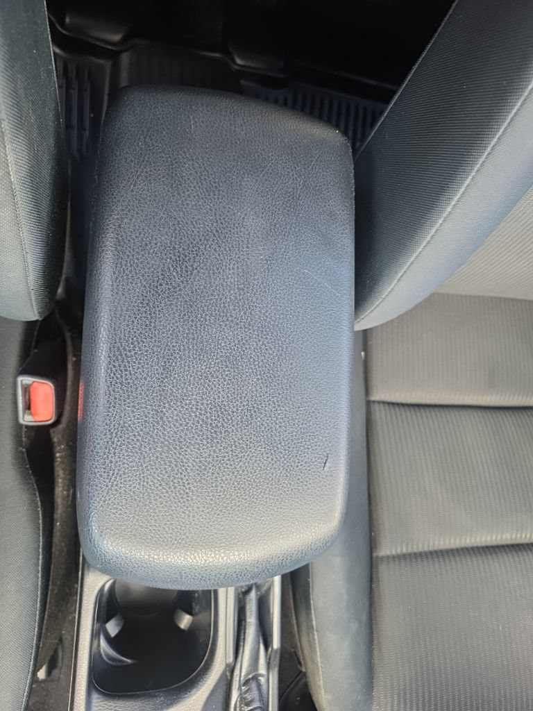 Used 2018 Toyota RAV4 LE w/ All Weather Liner Package FWD image 37